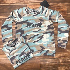 ❤️☮️🌎 Girls Peace Love World Camo Pullover
